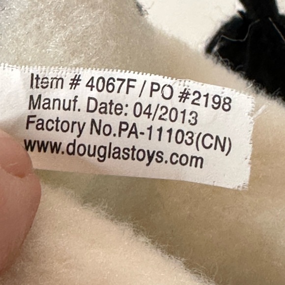 Douglas Sweet Cream Dairy Cow Plush Farm Animal Stuffed Animal 8 inches Tongue - Picture 5 of 6